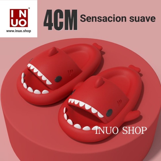 Zapatilla con diseño de tiburon de suela antideslizante